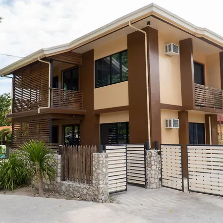 Visitours Nook Moalboal Guest House